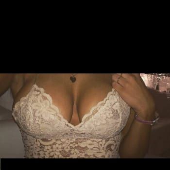 Reine - Swingerclub in Dechenwald Profil von Reine, 39 Jahre, Swingerclub in Dechenwald (Bayern)